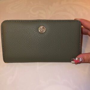 Anne Klein Like New Green Wallet